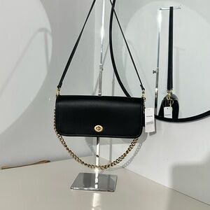 ❤️ new coach dinky bag